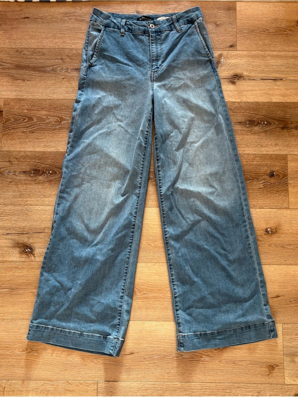 BCBG Wide Leg Women's High Rise Trouser Jeans in Medium Blue- size 30